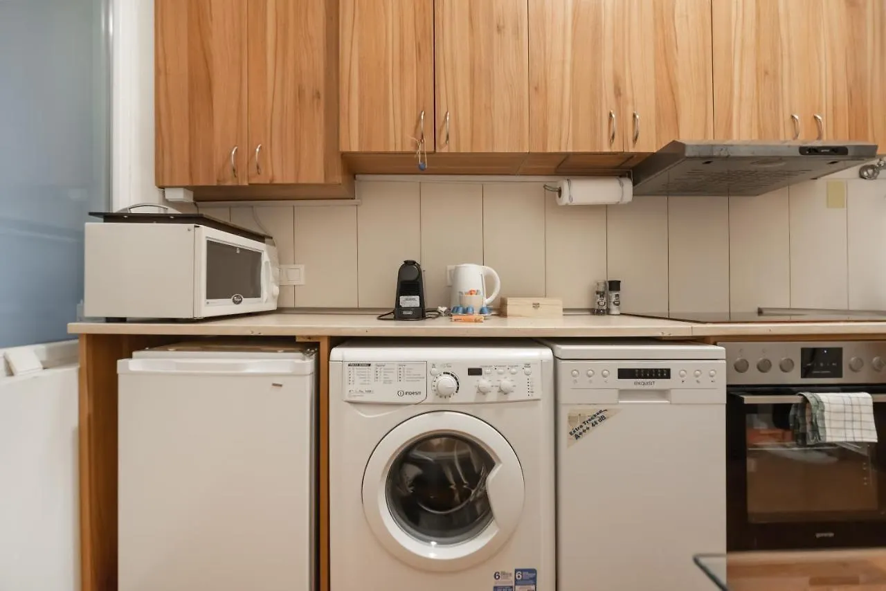 Ruhiges Apartment In 15 Min Zum Zentrum Vienna