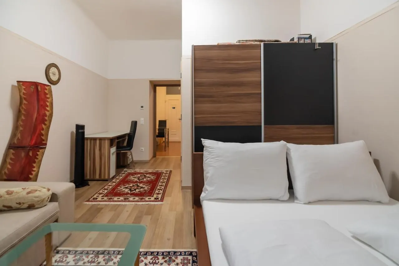 Ruhiges Apartment In 15 Min Zum Zentrum Vienna