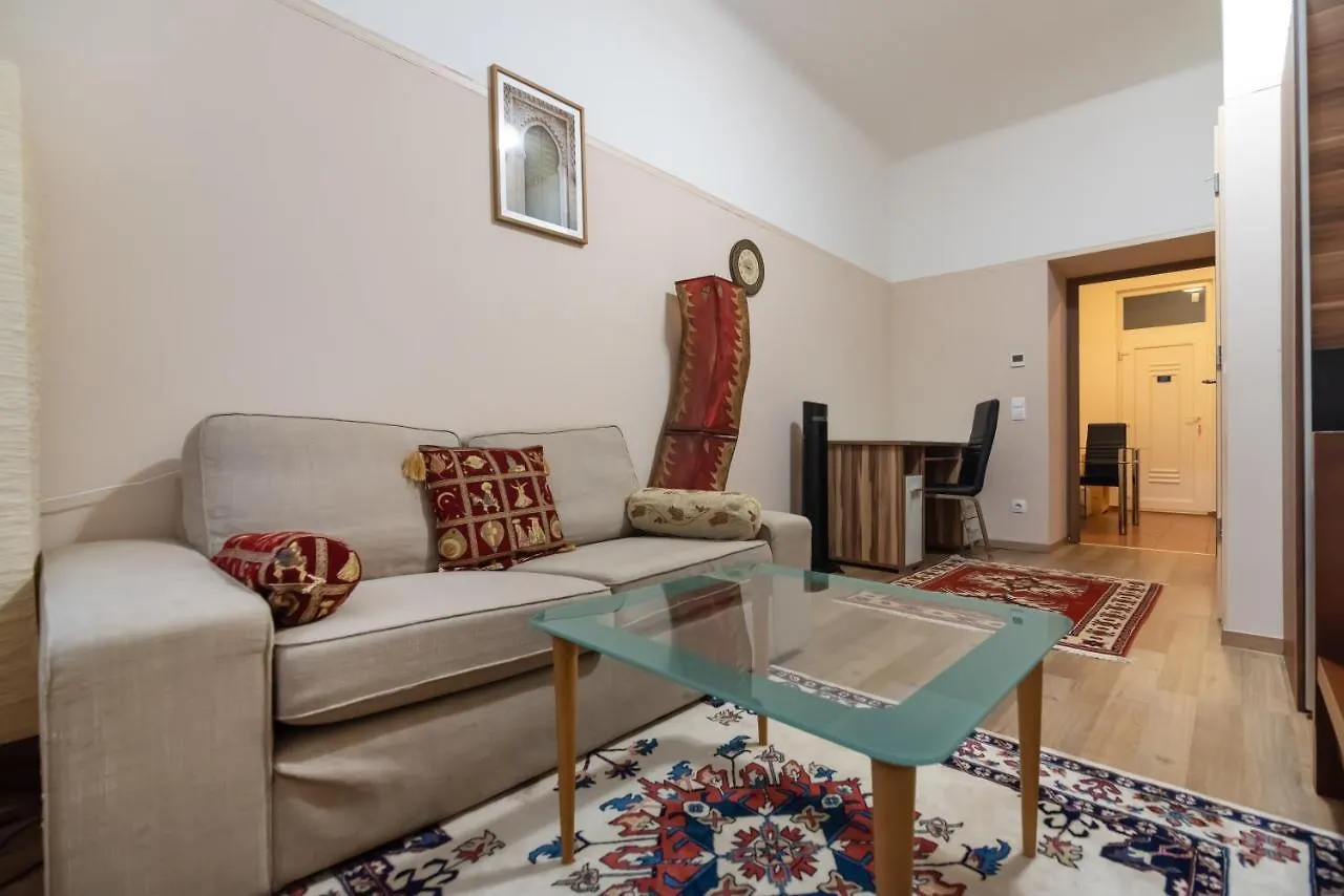 Ruhiges Apartment In 15 Min Zum Zentrum Vienna