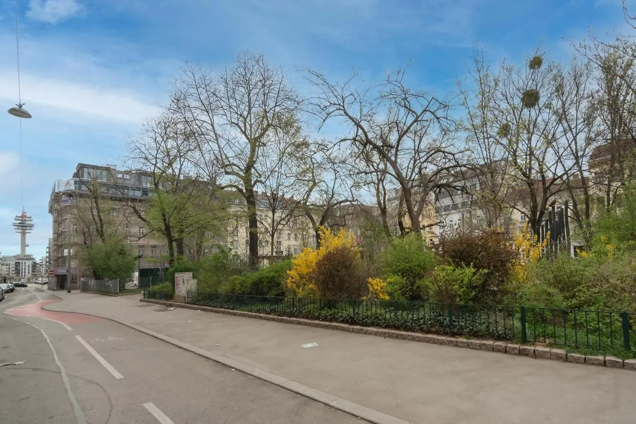 Ruhiges Apartment In 15 Min Zum Zentrum Vienna