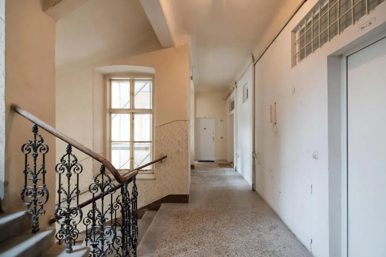 Ruhiges Apartment In 15 Min Zum Zentrum Vienna