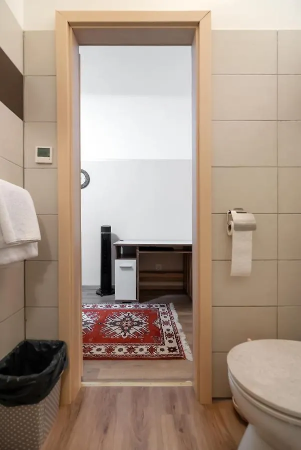 Ruhiges Apartment In 15 Min Zum Zentrum Vídeň